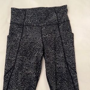 Athleta Salutations Stash Pocket Tight